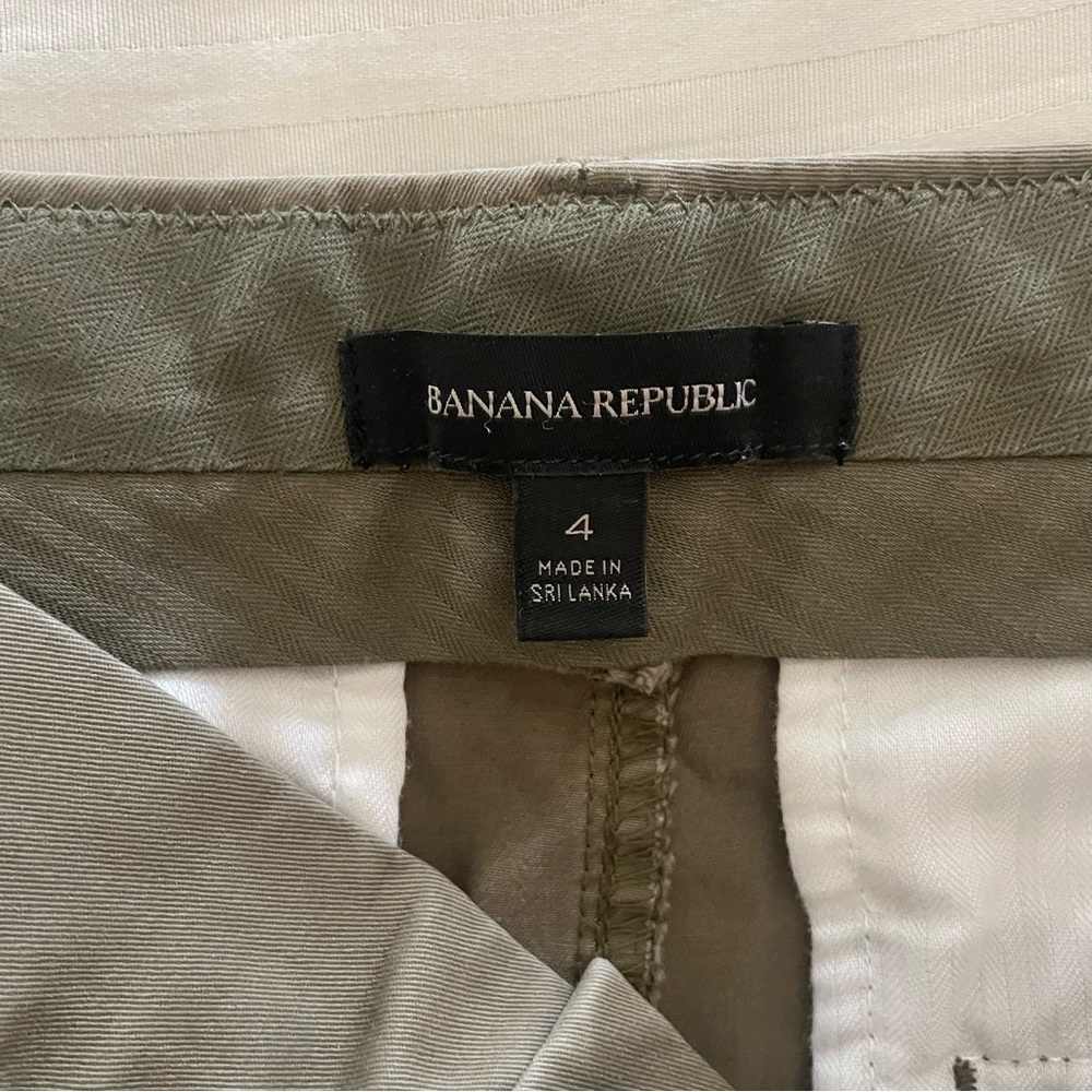 Banana Republic Olive Rollup Chino Shorts - Picture 4 of 4